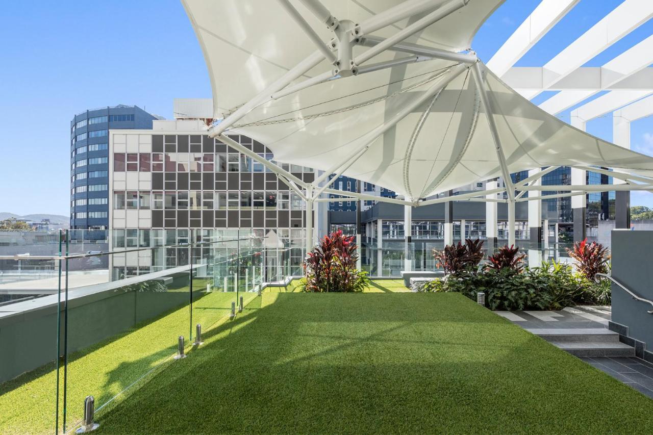Meriton Herschel Street, 5* Brisbane